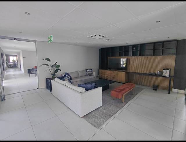 270M² OFFICE TO LET IN VORNA VALLEY